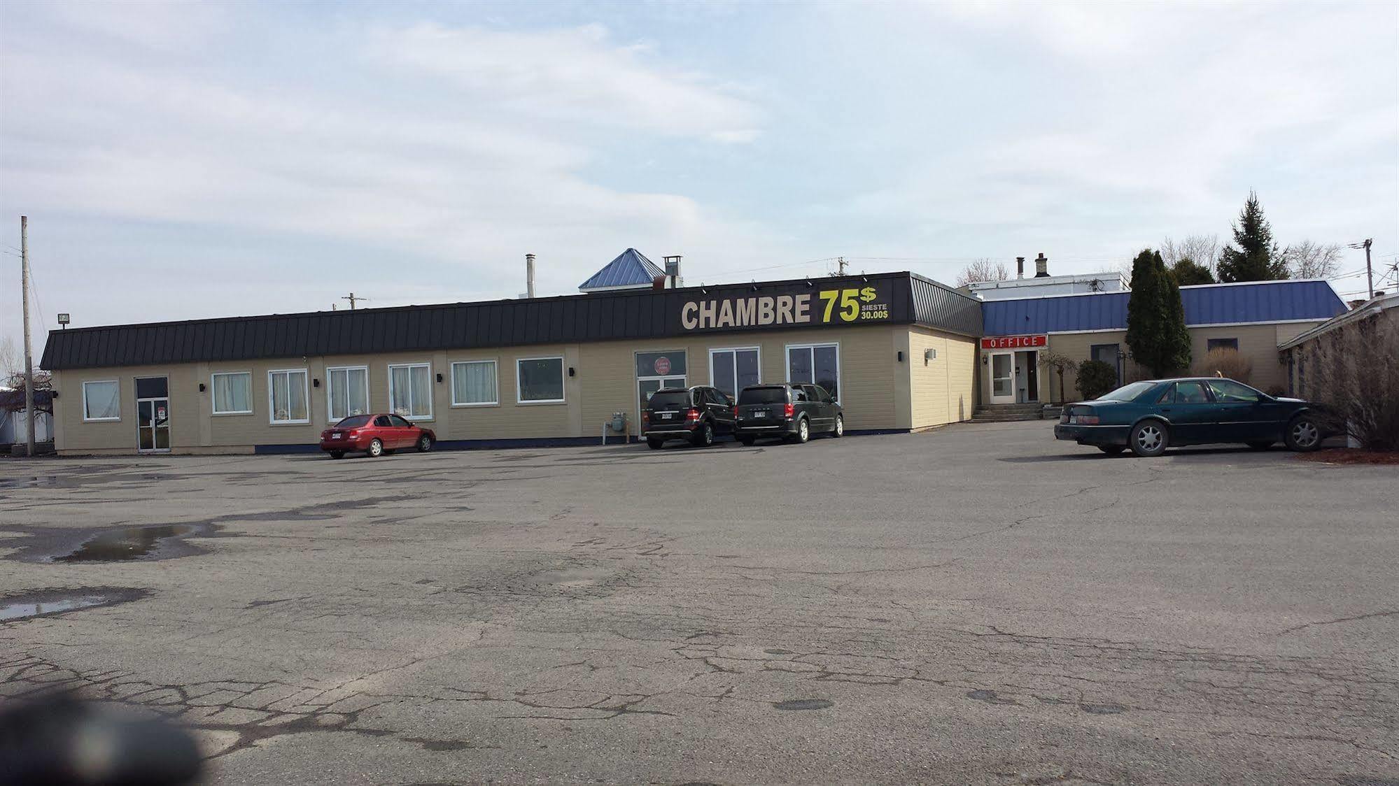 Motel Iberville Saint-Jean-sur-Richelieu Kültér fotó