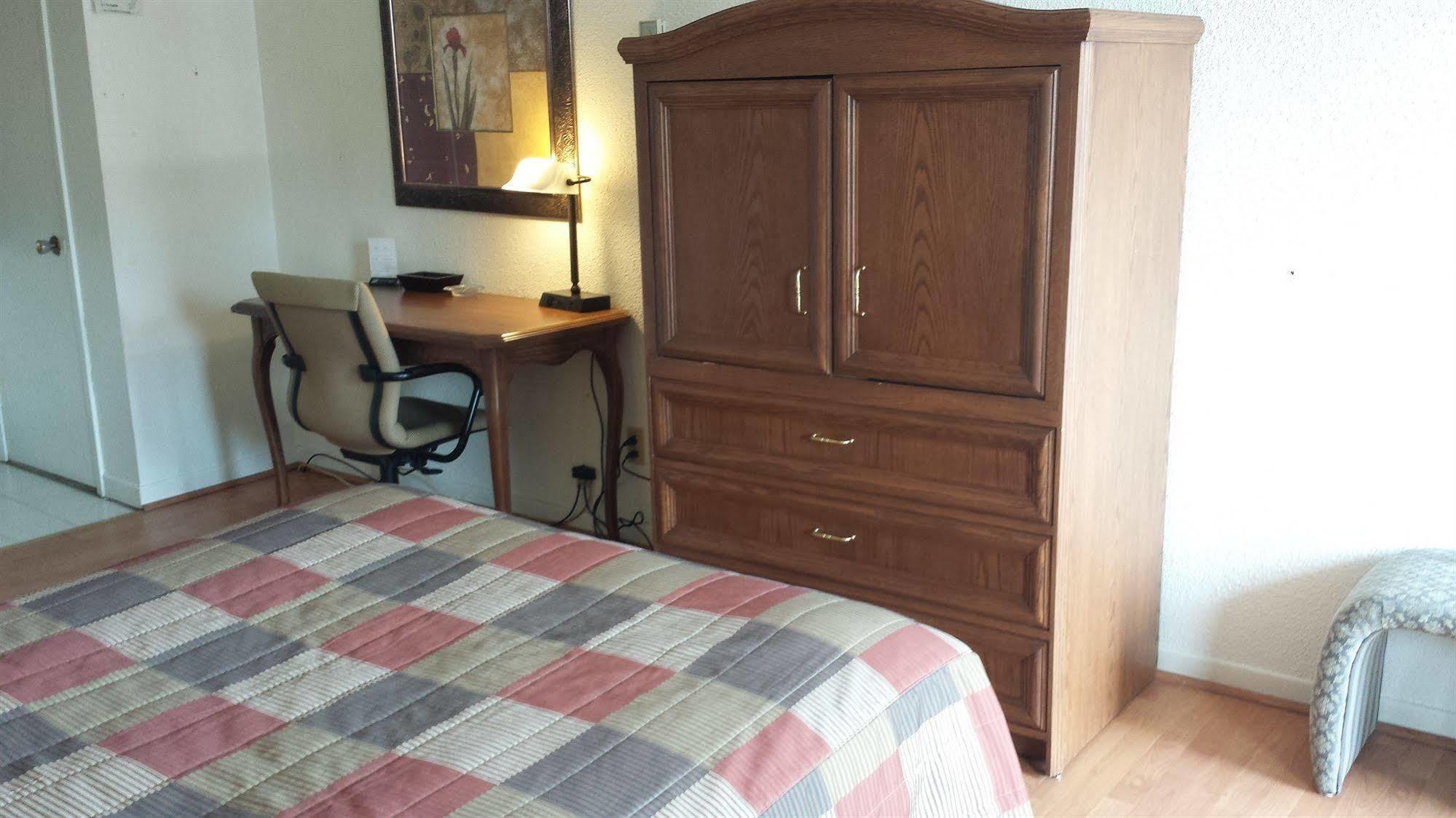 Motel Iberville Saint-Jean-sur-Richelieu Kültér fotó