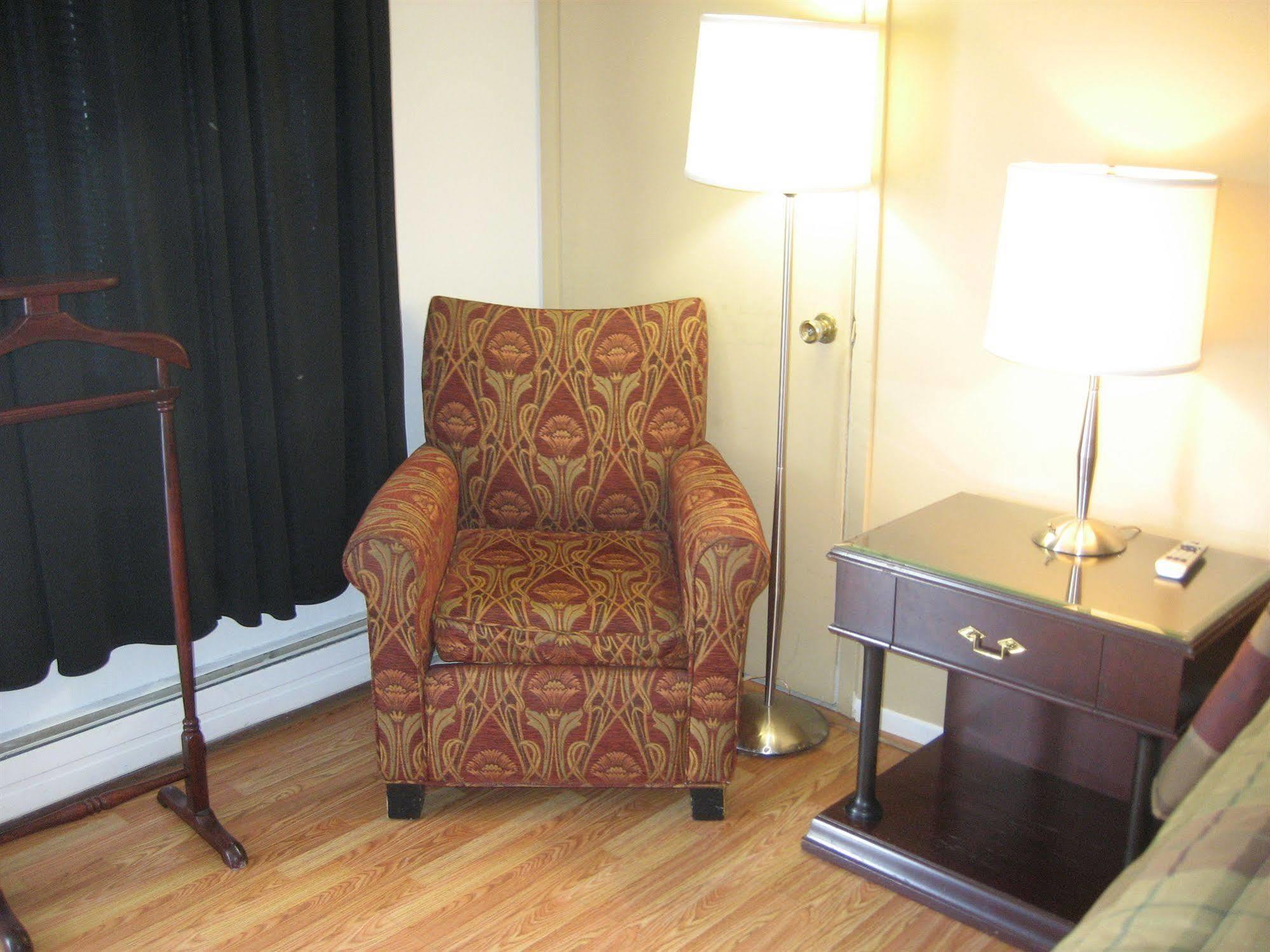 Motel Iberville Saint-Jean-sur-Richelieu Kültér fotó