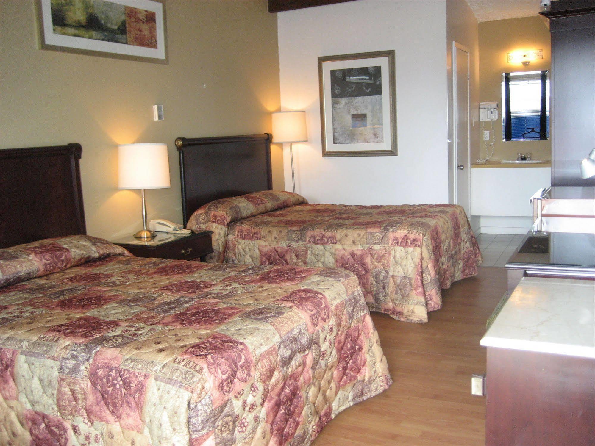 Motel Iberville Saint-Jean-sur-Richelieu Kültér fotó