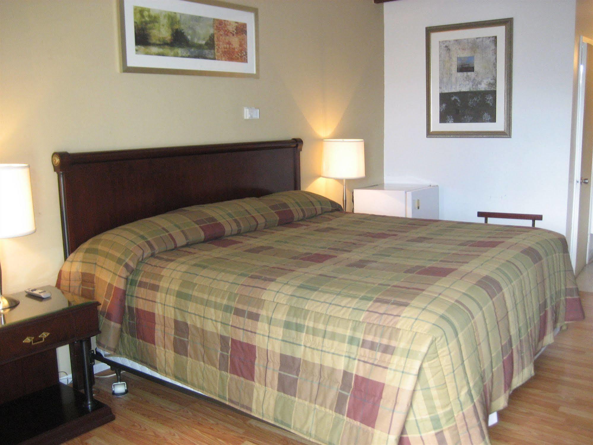 Motel Iberville Saint-Jean-sur-Richelieu Kültér fotó